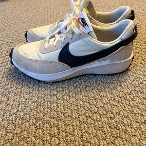 Nike waffle debut shoe